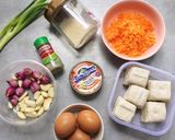 Foto langkah ke 1 dari resep Omelet Tahu Tuna Pedas.