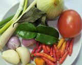 Foto langkah ke 1 dari resep Sop Ikan Kakap Merah.