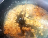 Foto del paso 2 de la receta: Cazuelita de almejas y mejillones a la marinera