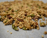 Foto del paso 7 de la receta: Granola sin gluten de quinoa hinchada con almendras y ciruelas