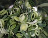 Póréhagyma krémleves recept fázis 1 fotója