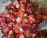 Foto langkah ke 1 dari resep Strawberry cheesecake (low budget).