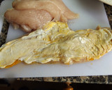 Foto del paso 1 de la receta: Pechugas de pavo rellenas con yogurt a la cúrcuma