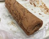 Foto langkah ke 7 dari resep Kue Gulung Coklat Keju.