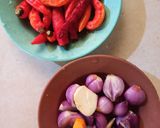 Foto langkah ke 1 dari resep Tongkol santan pedas.