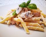 Foto del passaggio 6 della ricetta Penne in mousse di ricotta e salmone fresco