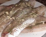 Foto del paso 1 de la receta: Merluza a la plancha con salsa de tomate