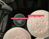 Hình bước làm 1 của món Bánh cuốn bằng chảo