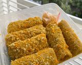 Foto langkah ke 7 dari resep Risol Isi Ayam Suwir Pedas🌶️.