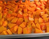 รูปขั้นตอนการทำที่ 3 ของ Roasted​ Butternut​ Squash​ ฟักทองบัตเตอร์​นัทย่าง