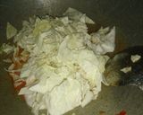 Foto langkah ke 2 dari resep Tumis Kubis Pedas.