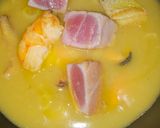 Foto del paso 8 de la receta: Bisque de Langostinos, Chirlas, Mejillones, Dorada y Atún Rojo