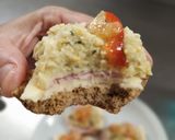 Foto del paso 1 de la receta: Brunch con hummus de garbanzo y albahaca