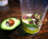 Foto del paso 1 de la receta: Canapés con paté de aguacate, queso 0% y frutos secos