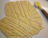 Foto del passaggio 2 della ricetta Crostoli leggerissimi