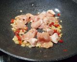 Foto del paso 1 de la receta: Tirabuzones con pollo y algo más