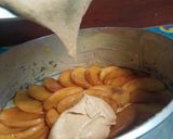 Foto langkah ke 6 dari resep Upside Down Apple Cake (Cake Apel Terbalik).