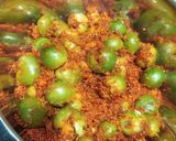 A picture of step 4 of Glueberry khatta pickle.