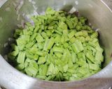 A picture of step 1 of Kachi curry Gavar (cluster beans).