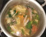 Foto langkah ke 6 dari resep Sup Ceker Pedas.