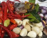 Foto langkah ke 1 dari resep Ayam kampung masak Hitam ala madura.