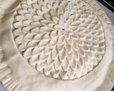 Une image de l'étape 3 de Galette des rois à la crème de marrons 😋.
