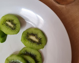 Foto del paso 4 de la receta: Smoothie bowl de yogur de canela, con kiwi fresco, cranberries y almendras remojadas