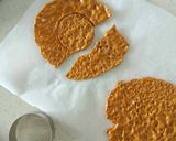 A picture of step 3 of Dalgona candy.