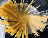 Pas rețetă Spaghetti Carbonara 1 fotografie