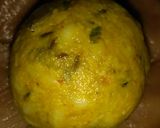 A picture of step 3 of Crispy Murmura Pakoda.