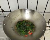 Foto langkah ke 3 dari resep Tumis Daun Singkong.