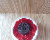 Foto langkah ke 6 dari resep Strawberry Cheesecake.