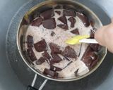 Foto langkah ke 2 dari resep 23. Saus Coklat Koko Krunch ala mama Gino.