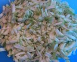 Cukkini (+édesburgonya, sárgarépa) fasírt, csípős salsával és hagymás paradicsomsalátával recept fázis 1 fotója