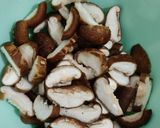 A picture of step 2 of Lotus root peanut soup.