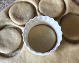 A picture of step 3 of Eggless doughnuts.