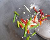 Foto langkah ke 4 dari resep 🍆 Terong Sobek Saus Pedas Manis Wijen (Versi Reels) Jesslyn Orlane.