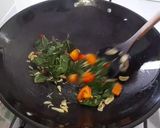 Foto langkah ke 5 dari resep Tumis Daun Ubi Rambat.