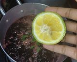 A picture of step 4 of Doum palm Hibiscus drink 🍹🍷.