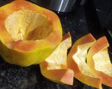A picture of step 1 of Papaya juice.