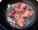 รูปขั้นตอนการทำที่ 2 ของ ตับไก่ผัดสับปะรด