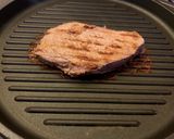 Foto del passaggio 2 della ricetta Tagliata di scottona cotta nel barbecue casalingo