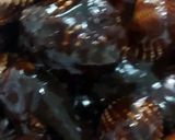 Gambar langkah 12 resipi Kerang masak kicap pekat likat.