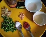 A picture of step 1 of Methi matar malai.