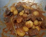 Foto langkah ke 4 dari resep Semur Kentang Hati Ampela Ayam.