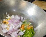 A picture of step 2 of Veg Hakka Noodles.