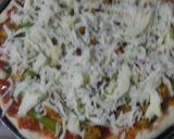 A picture of step 3 of ChickenTikka Pizza.