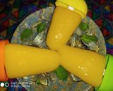 A picture of step 3 of Mango popsicle.