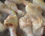 Foto del paso 2 de la receta: Patas de pollo salteadas con soja y miel