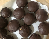 Foto del paso 10 de la receta: Bolitas de coco 🥥 y bolitas de coco 🥥 bañadas en chocolate 🍫